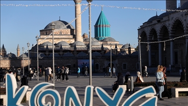 قونية.. إقبال كبير لإحياء الذكرى الـ752 لوفاة جلال الدين الرومي