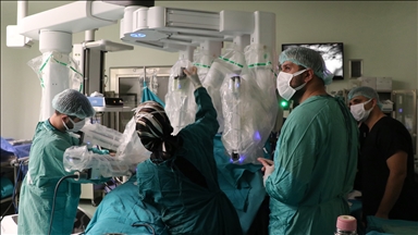 Erzurum Şehir Hastanesi’nde robotik cerrahi yöntemiyle ilk göğüs ameliyatı