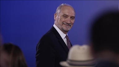 Bivši ministar odbrane Poljske optužen za odavanje tajni