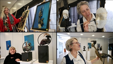 Kocaeli'de sanayi atıklarından heykel ve tablolar yapan kadınlar, OSB'de sergi açtı