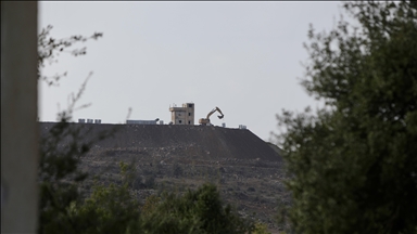 İsrail, işgal altındaki Suriye topraklarında kurduğu üssün yanına sahra hastanesi inşa ediyor