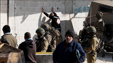 الجيش الإسرائيلي يصيب فلسطينيا ويعتقل آخرا باقتحامات في الضفة