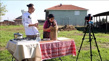 Üniversite öğrencisi Trakya'nın unutulan lezzetlerini kayıt altına alıyor
