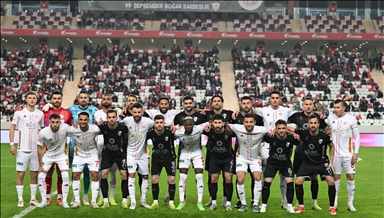 Kocaelispor ve Antalyaspor arasında depremle başlayan dostluk yeşil sahalarda devam ediyor
