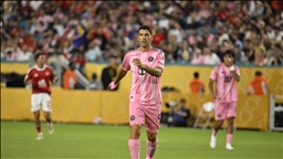 قدم.. الأوروغواياني لويس سواريز يوقع عقدا جديدا مع إنتر ميامي