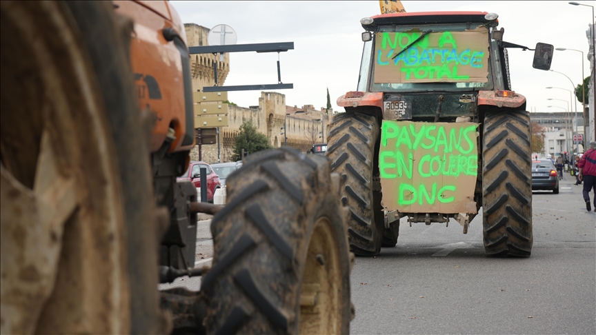 Farmers protest in Brussels against EU-Mercosur trade deal, block roads with tractors