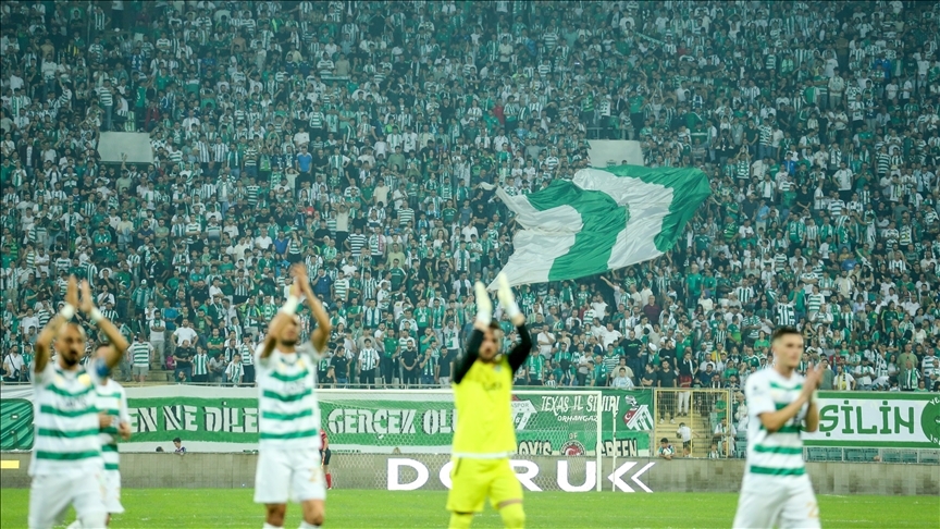 Bursaspor küllerinden doğuyor