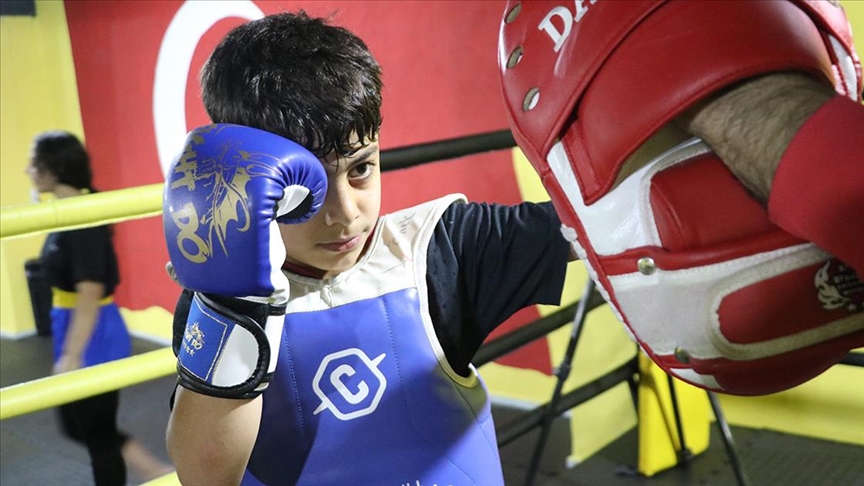 Okuldan kaçtığı için ablasının spora yönlendirdiği çocuk, başarılarıyla dikkati çekiyor