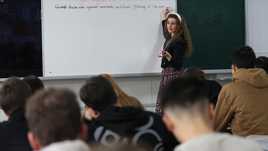 İngilizce dersini projelerle anlatan öğretmene çifte uluslararası ödül