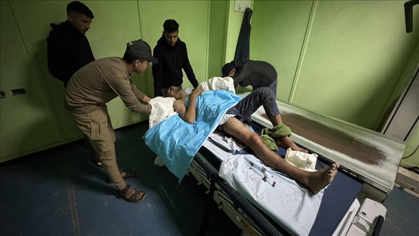 بينهما طفل.. إصابة فلسطينيين برصاص إسرائيلي بقطاع غزة