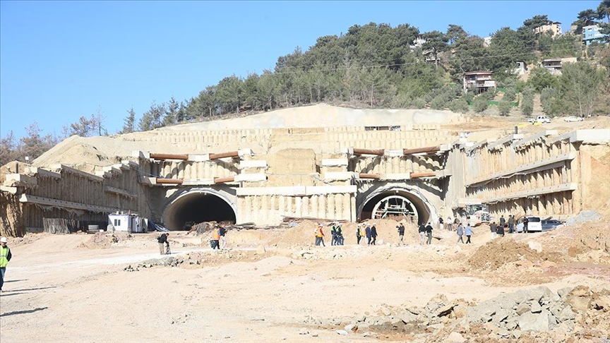 Hatay'da İskenderun-Topboğazı Otoyolu'nda çalışmalar sürüyor