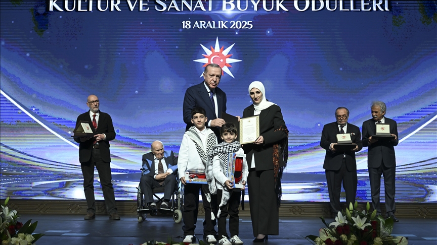 Türkiye : Le photojournaliste Anadolu à Gaza, Ali Jadallah, reçoit le Grand Prix de la Culture et des Arts