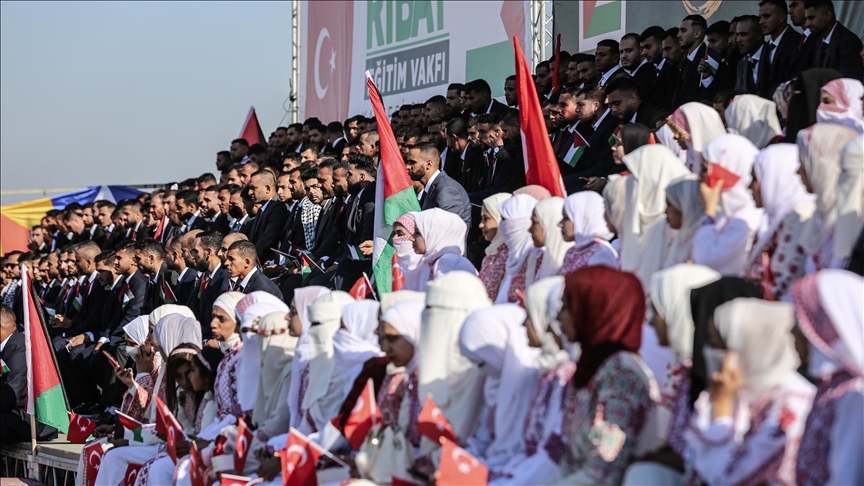 تركيا تمنح غزة لحظة فرح.. 406 عرسان وعرائس يتحدَّون الحرب بالأمل (تقرير)