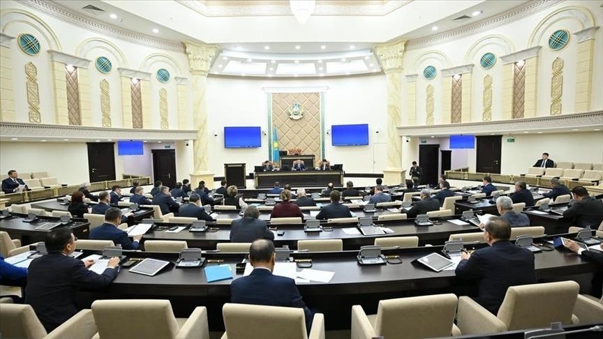 Сенат Казахстана одобрил закон о запрете пропаганды ЛГБТ