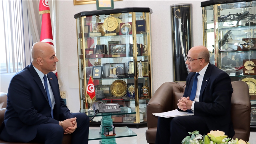 واشنطن تسلم تونس معدات أمنية بـ1.4 مليون دولار لمكافحة الإرهاب