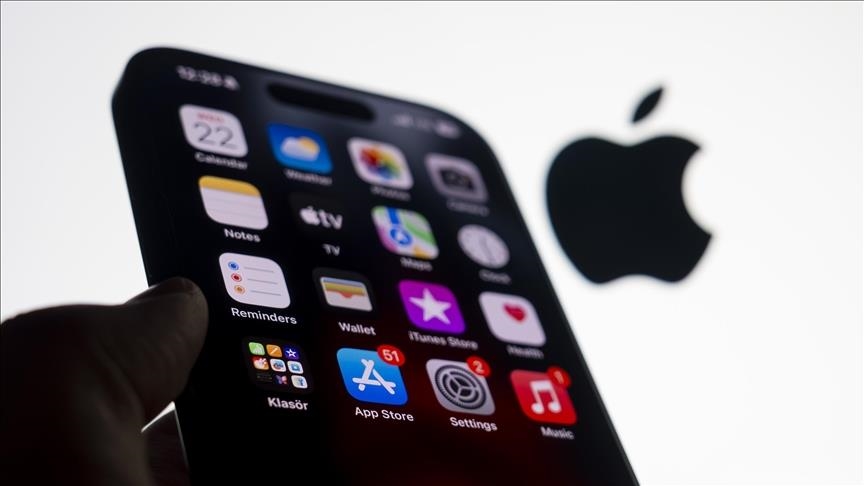 Apple, Google to allow third-party app stores under new Japanese law