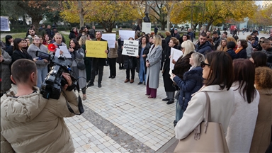 Shqipëri, mësuesit në protestë për "depolitizim të arsimit"
