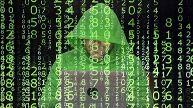 Eski İsrail Başbakanı Bennett'in listesindeki kişilere "İran istihbaratıyla işbirliği" için mesaj atıldı