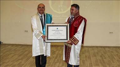 Hazine ve Maliye Bakanı Şimşek'e Batman Üniversitesince fahri doktora ünvanı verildi