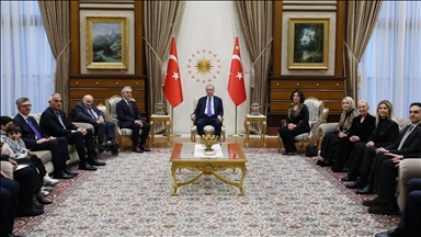 Turkish president honors Anadolu photojournalist for capturing the truth in Gaza