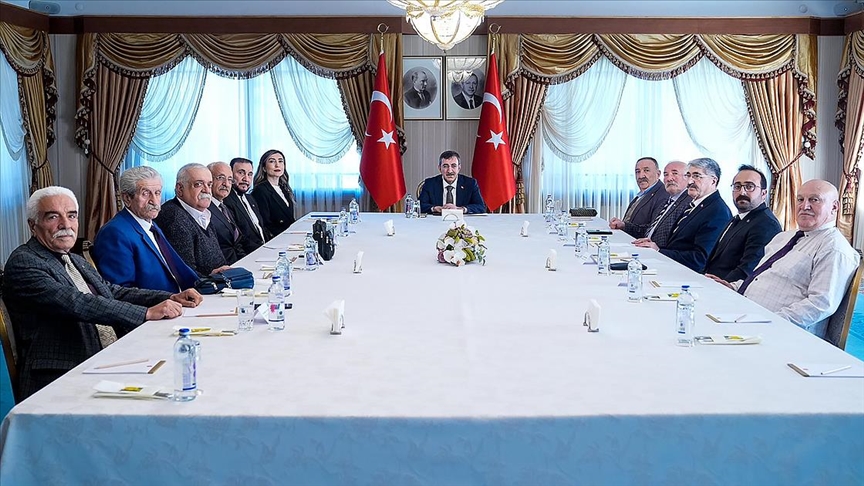 Cumhurbaşkanı Yardımcısı Yılmaz, Alevi-Bektaşi Kültür ve Cemevi Başkanı Ersin'i kabul etti