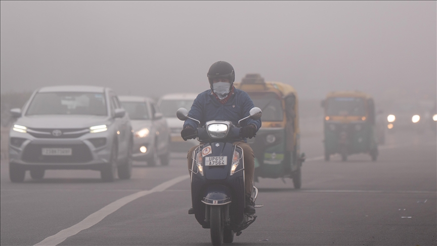 New Delhi vendos kufizime më të rrepta ndërsa smogu i rrezikshëm mbyt qytetin
