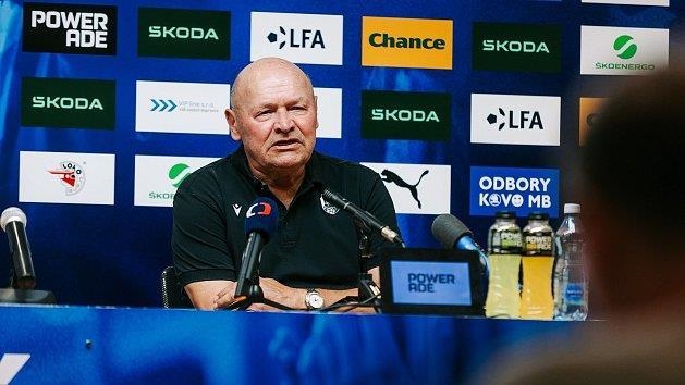 قدم.. تعيين ميروسلاف كوبيك مدربا جديدا للمنتخب التشيكي