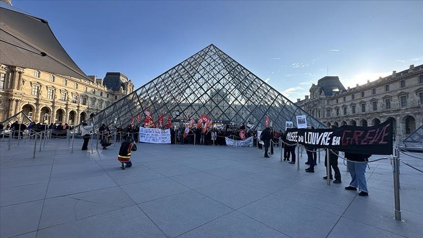 Louvre Museum staff end 3-day strike after talks with French Culture Ministry