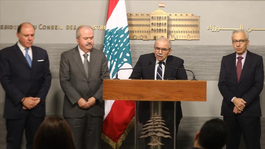 سلام يعلن إنجاز مشروع قانون "استرداد الودائع" من البنوك في لبنان