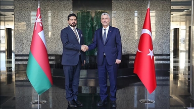 Bakan Bolat, Umman Ticaret, Sanayi ve Yatırım Teşvik Bakanı Yousef ile görüştü