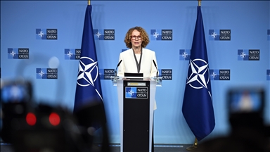 Zv/shefja e NATO-s, Shekerinska, pritet në takim nga kryeministri armen