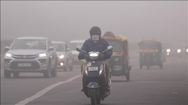 New Delhi vendos kufizime më të rrepta ndërsa smogu i rrezikshëm mbyt qytetin