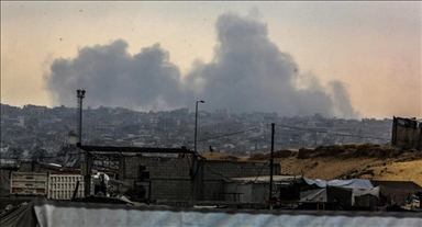 Gaza : l’armée israélienne mène des frappes aériennes et des tirs d’artillerie dans le nord et le sud de l’enclave 