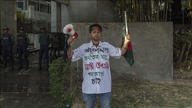 Bangladeş'in başkenti Dakka, ünlü aktivistin ölümünün ardından protestolara sahne oluyor