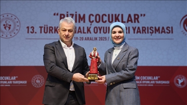 Bakan Göktaş, "Bizim Çocuklar 13. Türkiye Halk Oyunları Yarışması"nın açılış törenine katıldı