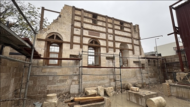 Li Adiyemanê xebatên restorasyona berhemên weqfê yên ku di erdhejê da zirar dîtine diqede