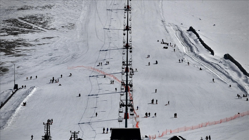 مركز "آقداغ" للتزلج شمالي تركيا جاهز لاستقبال زواره