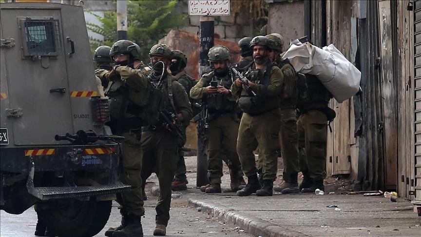 جيش إسرائيل يصيب فلسطينيين اثنين ويعتقل 3 باقتحامات في الضفة