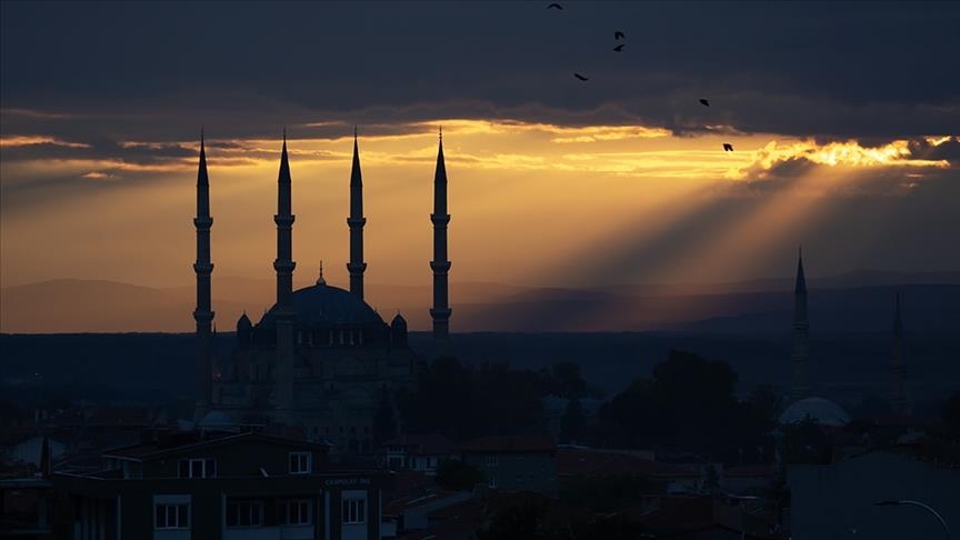 Sibe destpêka sêmehên pîroz e