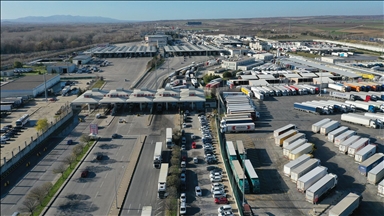 Kapıkule Gümrük Kapısı'nda günlük ticari araç geçiş rekoru kırıldı