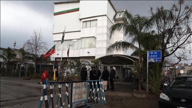 Поранешниот пакистански премиер Кан и неговата сопруга осудени на по 17 години затвор 