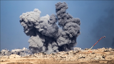 İsrail, ateşkese rağmen Gazze'ye topçu ve helikopter saldırısı düzenledi