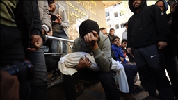 İsrail, ateşkese rağmen Gazze'ye topçu ve helikopter saldırısı düzenledi