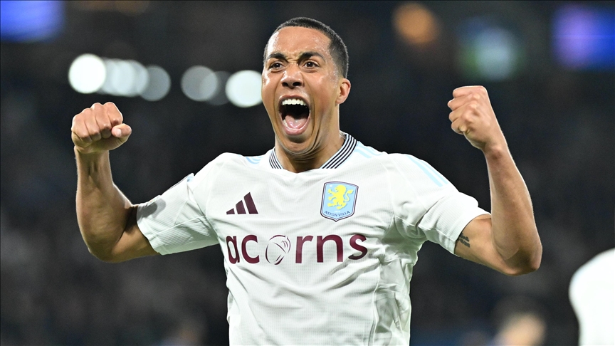 قدم.. مورغان روجرز يقود أستون فيلا للفوز على مانشستر يونايتد