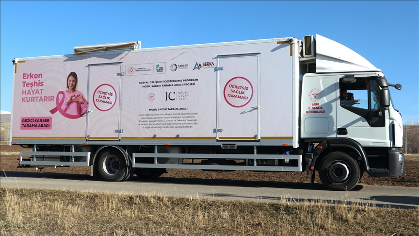 Kanserden ölümlerin fazla olduğu Ağrı'da gezici kanser tarama aracı köy yollarında