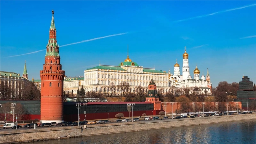 Кремль: Путин готов к диалогу с Макроном при наличии взаимной политической воли