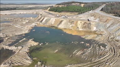 Uzmanlardan Arnavutköy'deki Mavi Göl için "korunabilirdi" eleştirisi