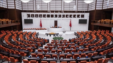 Meclis'e "Çocuk 5 yaşına gelene kadar ebeveynlerden biri uzaktan çalışabilsin" talebi