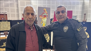 Emekli emniyet müdürü ve oğlu çavdar sapıyla sanatsal eserler ortaya koyuyor