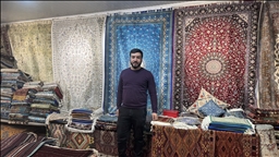حرفة تتحدى الزمن.. سجاد سمرقند يحفظ تراث طريق الحرير